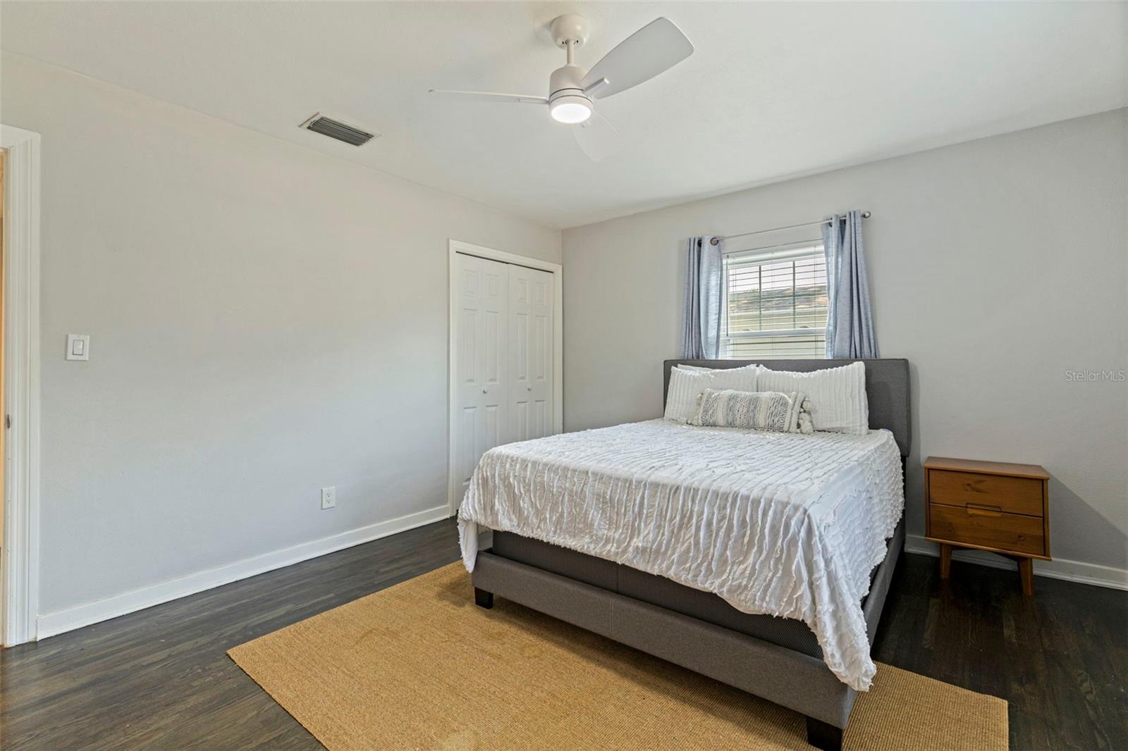 Image 24 of 30 For 3827 17th Street N