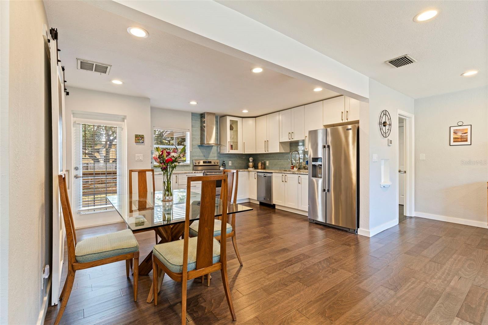 Image 7 of 30 For 3827 17th Street N