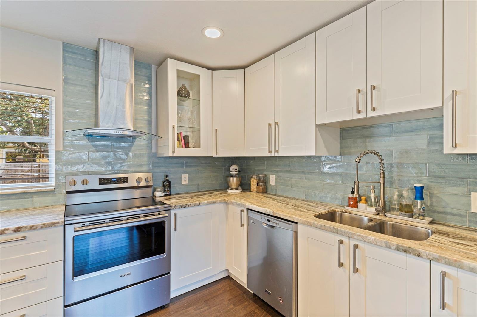 Image 9 of 30 For 3827 17th Street N