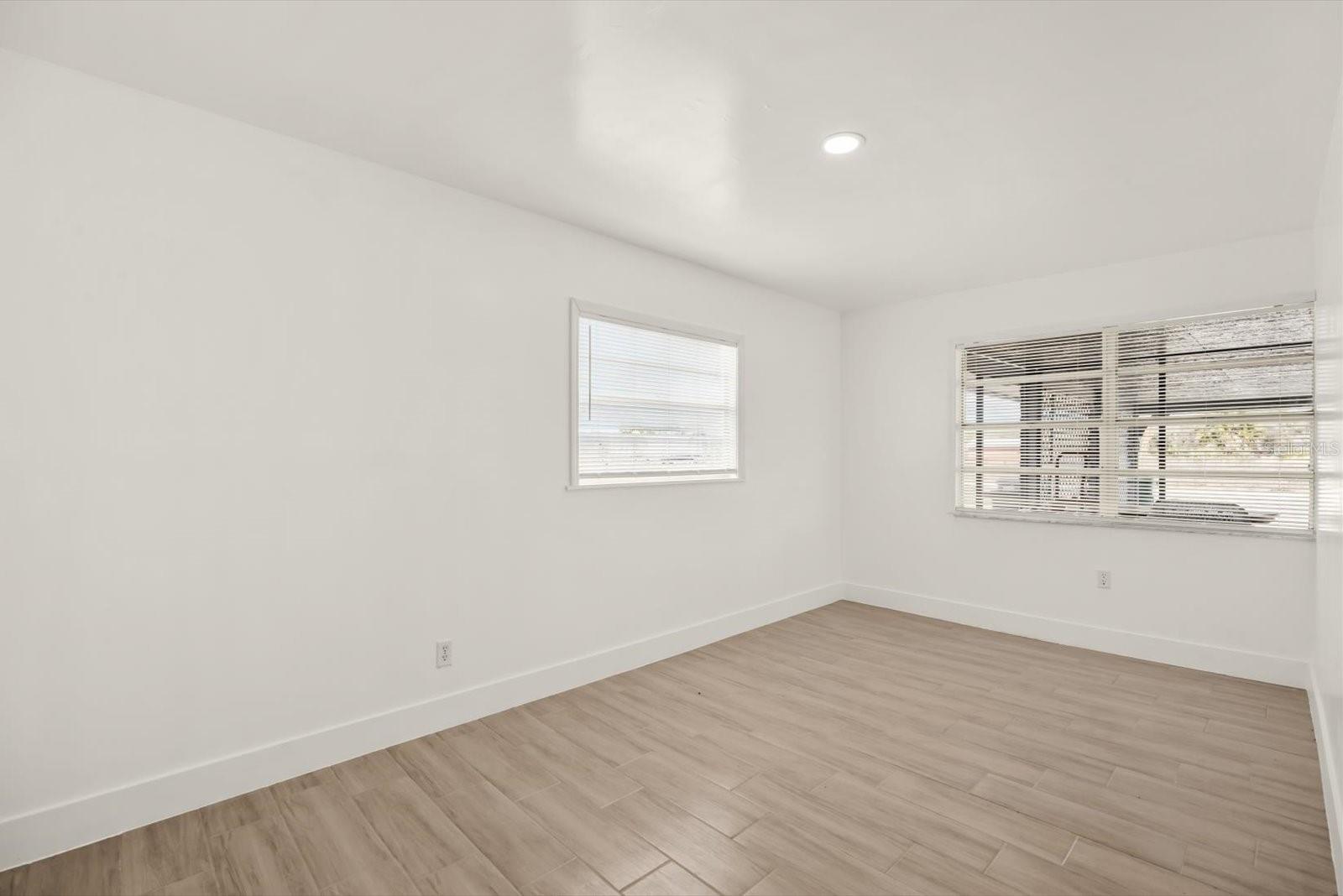 Image 20 of 33 For 31300 Us Highway 441 N