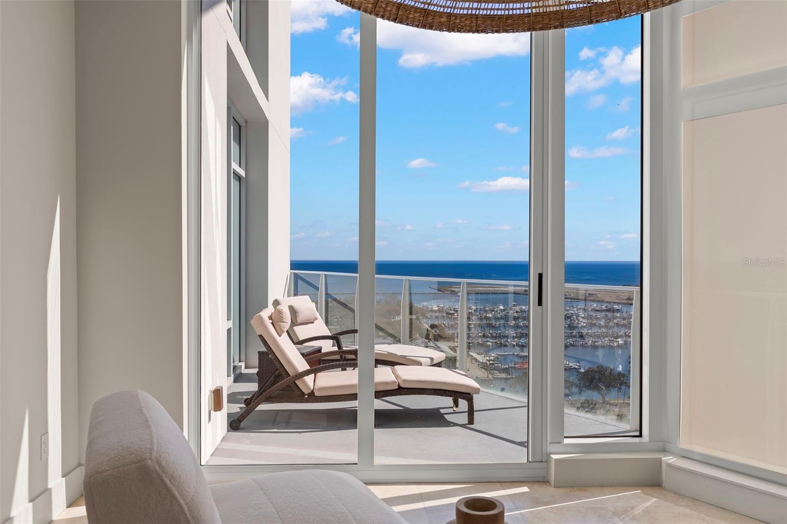 Image 15 of 82 For 175 1st Street S 1506