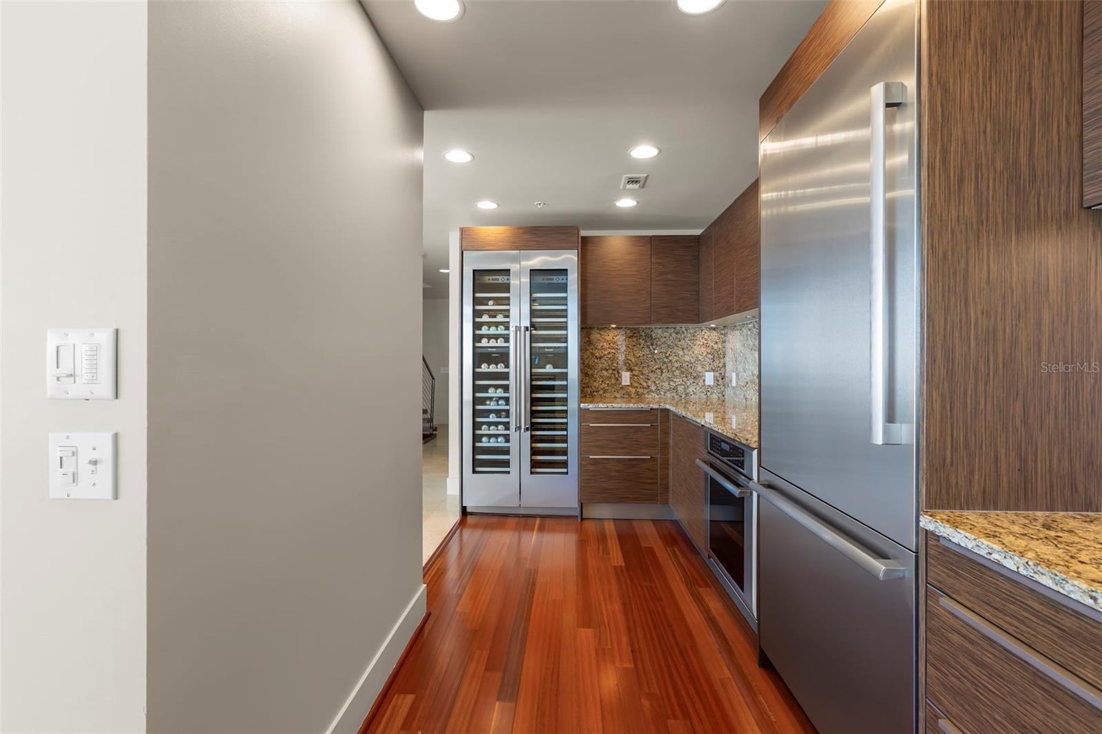 Image 21 of 82 For 175 1st Street S 1506