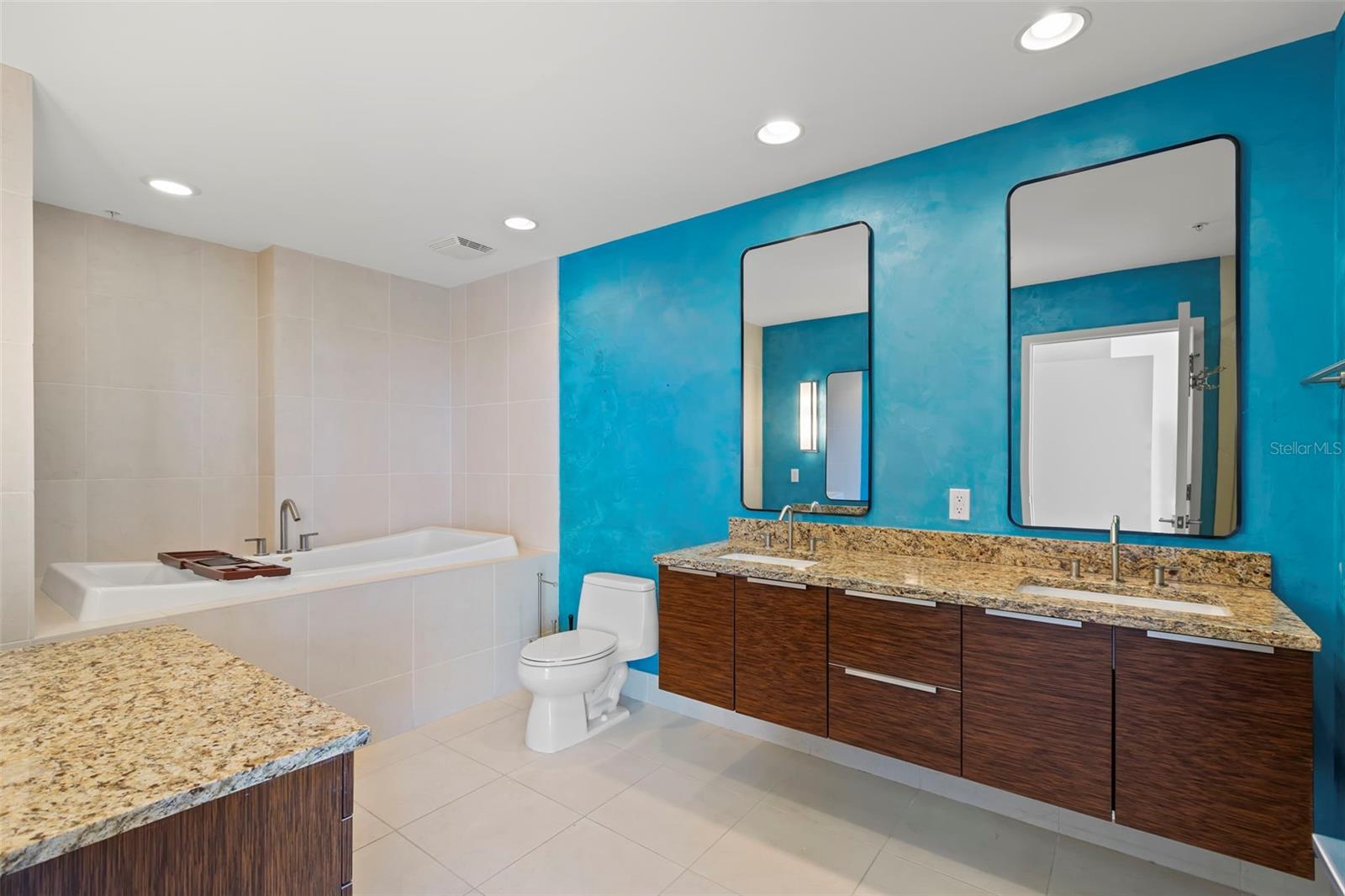 Image 43 of 82 For 175 1st Street S 1506