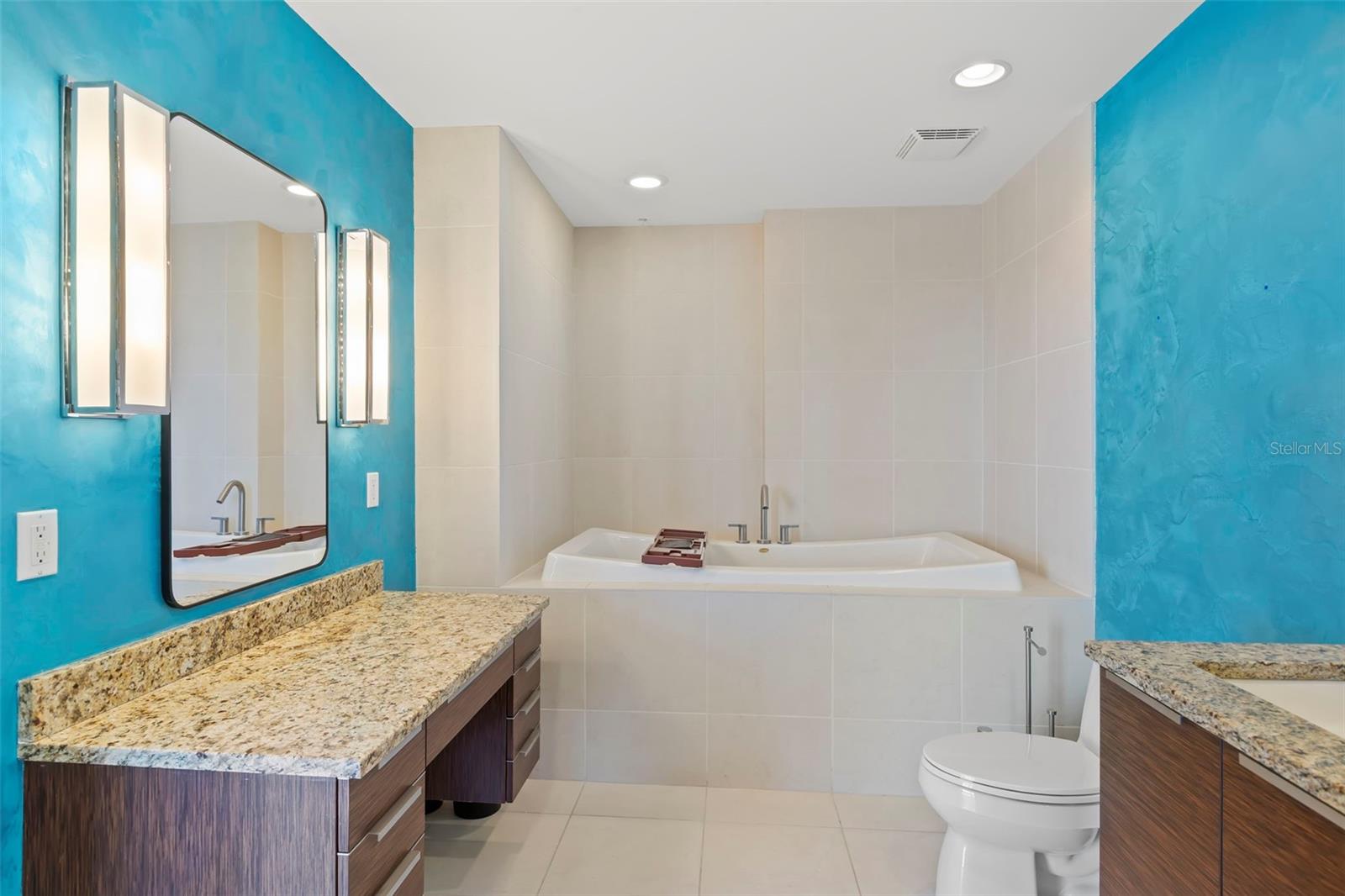 Image 44 of 82 For 175 1st Street S 1506