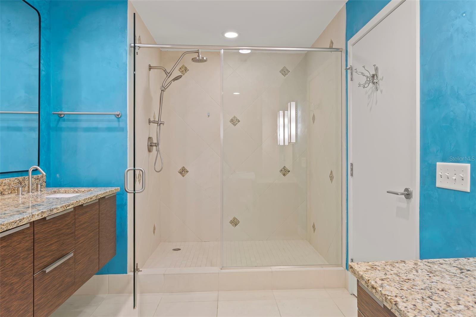 Image 45 of 82 For 175 1st Street S 1506