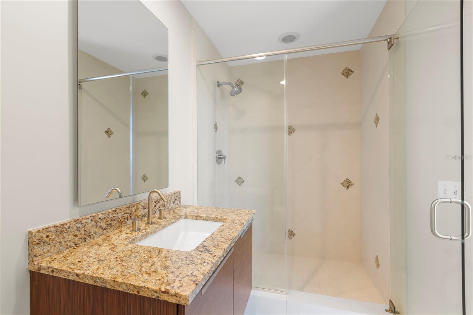 Image 52 of 82 For 175 1st Street S 1506