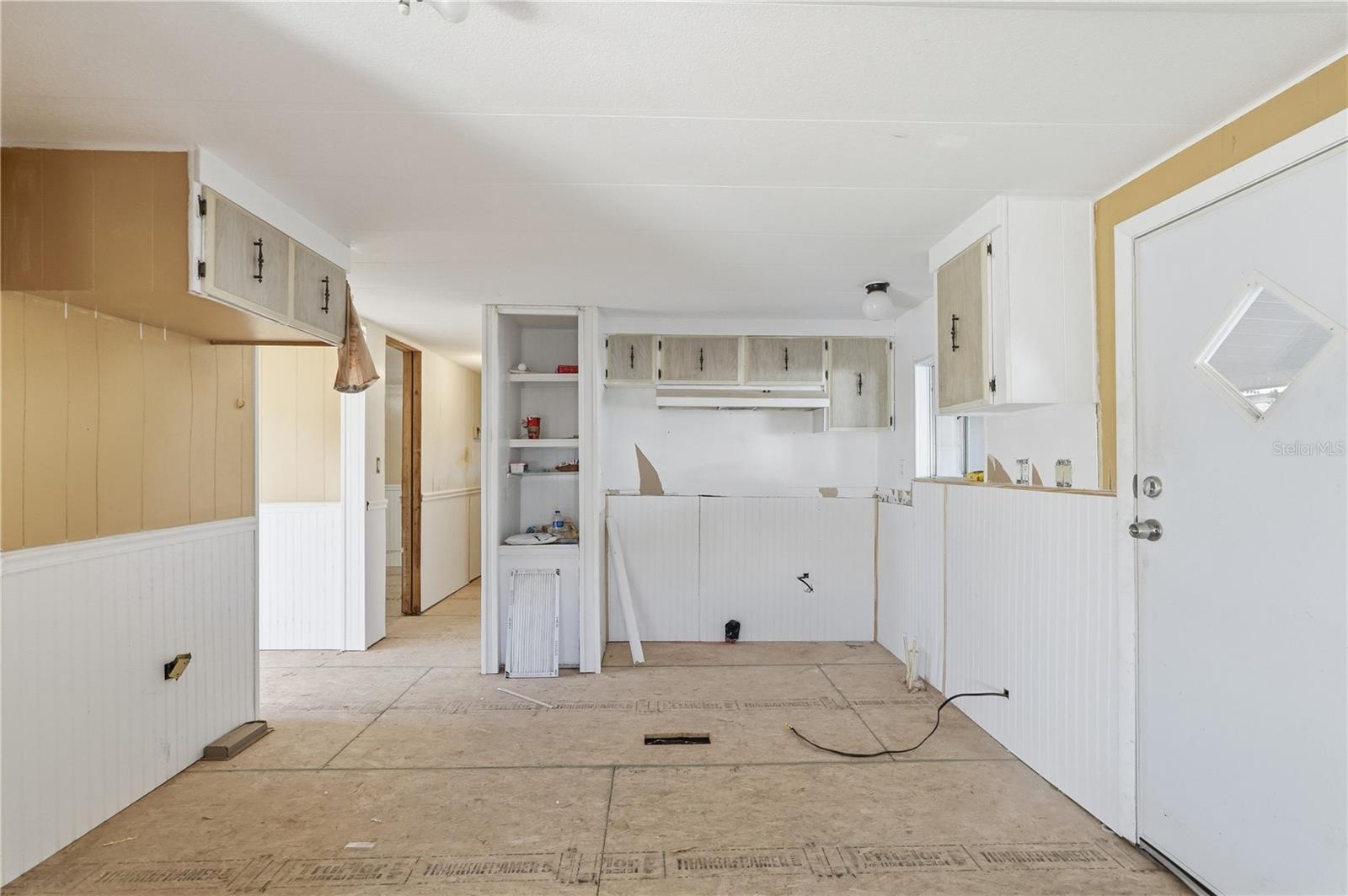 Image 2 of 20 For 4403 Tucker Square