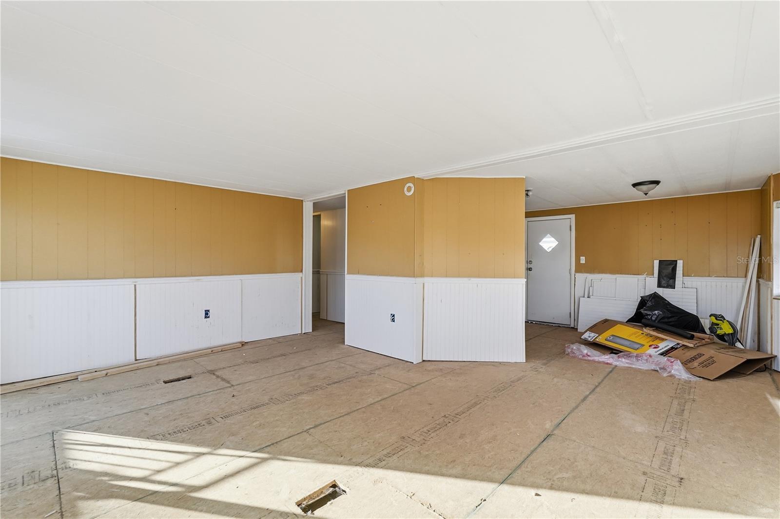 Image 4 of 20 For 4403 Tucker Square