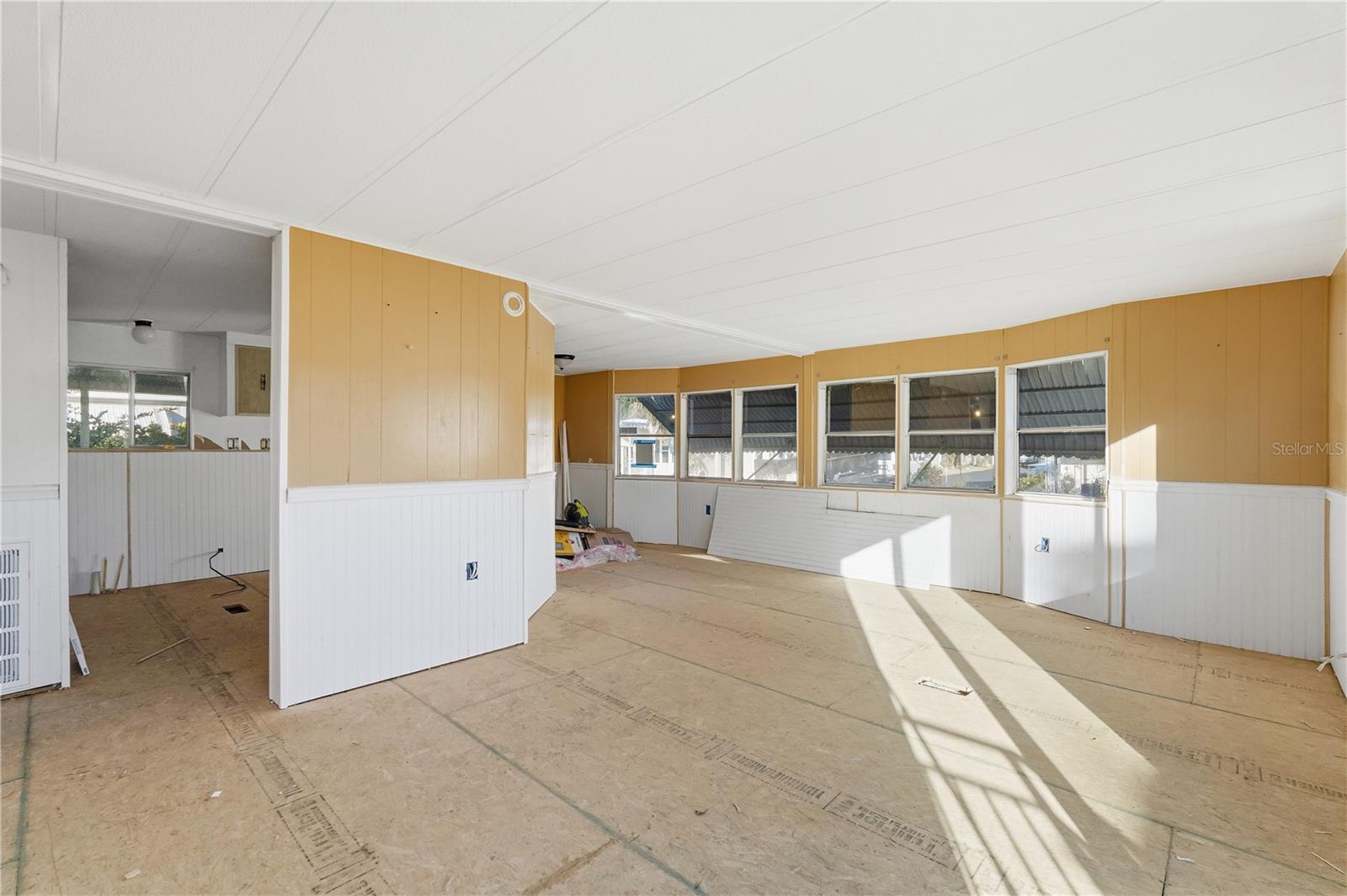 Image 5 of 20 For 4403 Tucker Square