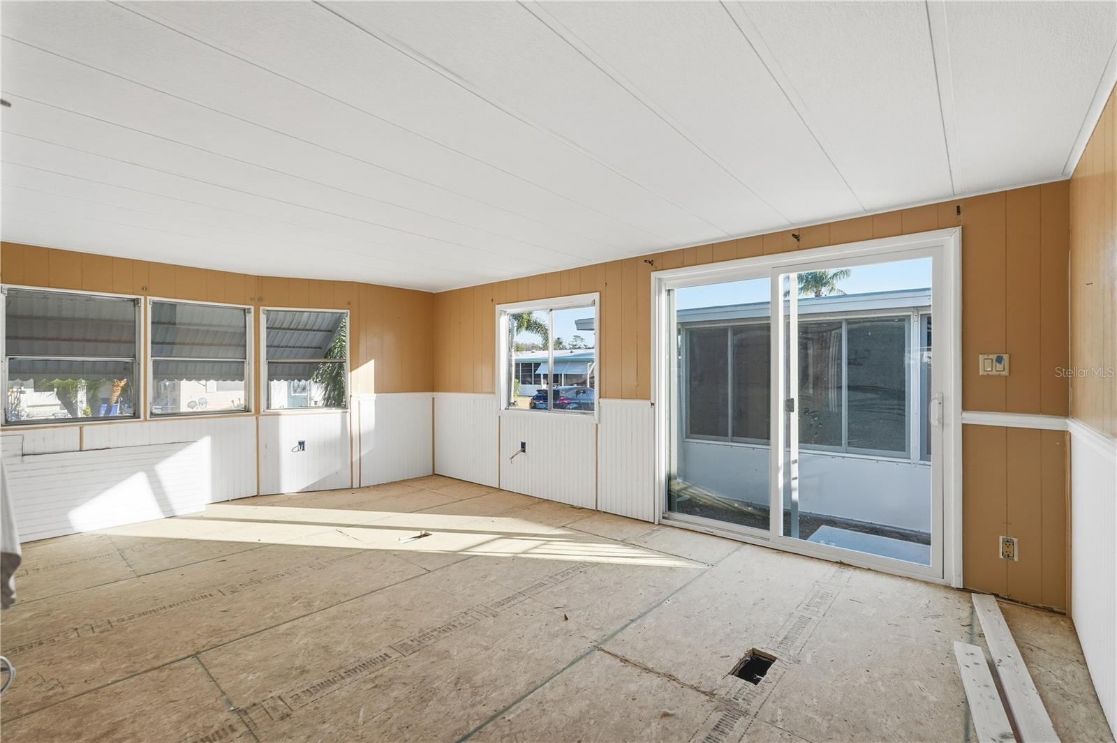 Image 6 of 20 For 4403 Tucker Square