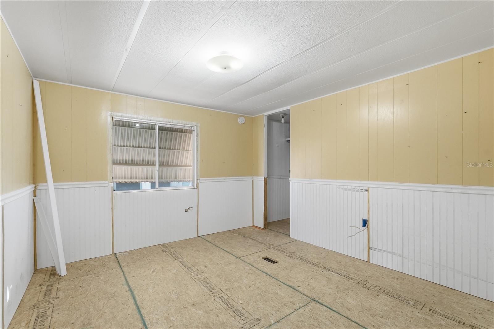 Image 7 of 20 For 4403 Tucker Square