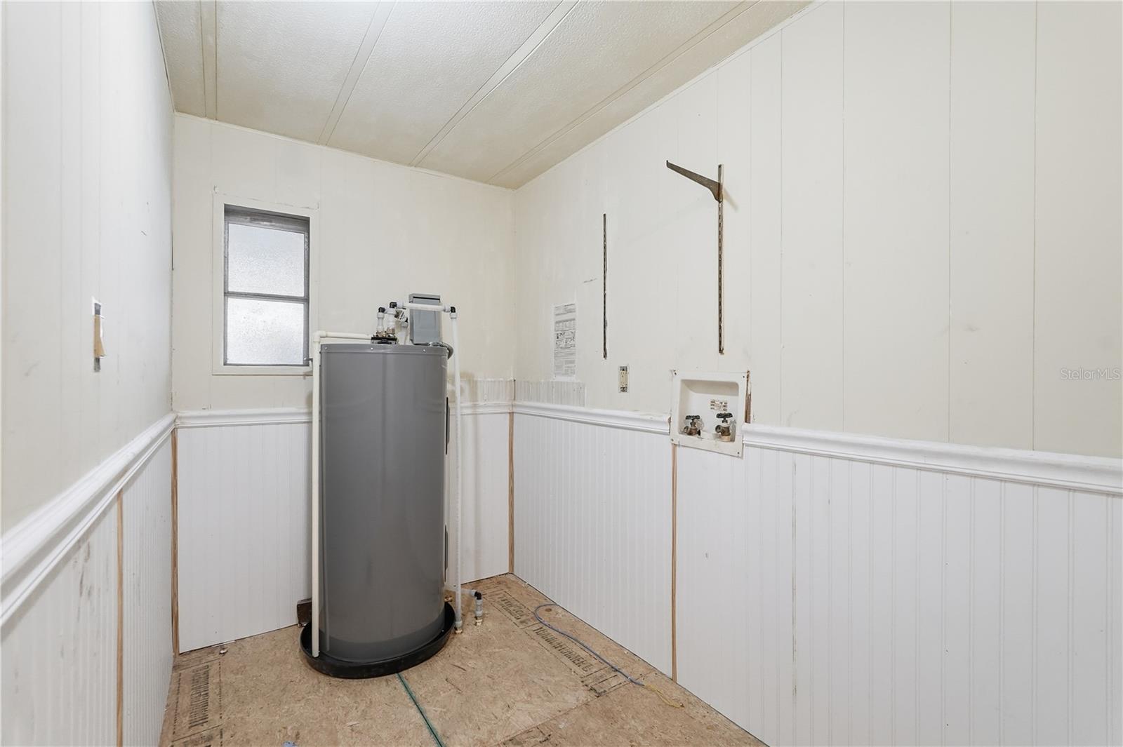 Image 9 of 20 For 4403 Tucker Square