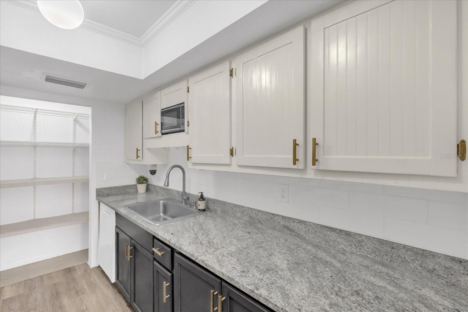 Image 12 of 30 For 4405 Vieux Carre Circle 46