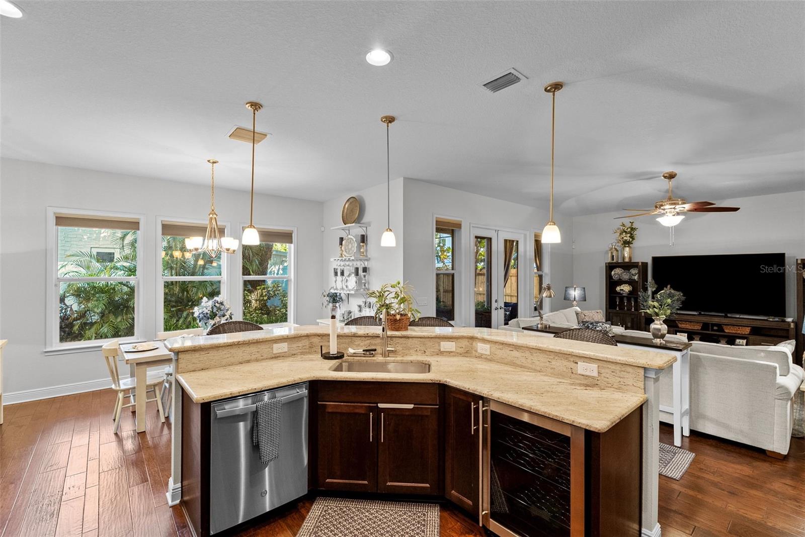 Image 17 of 53 For 1504 Obrapia Street