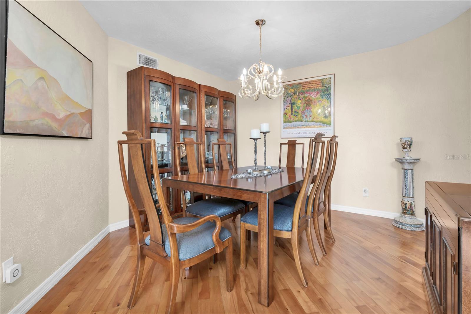 Image 20 of 69 For 633 Soundview Drive