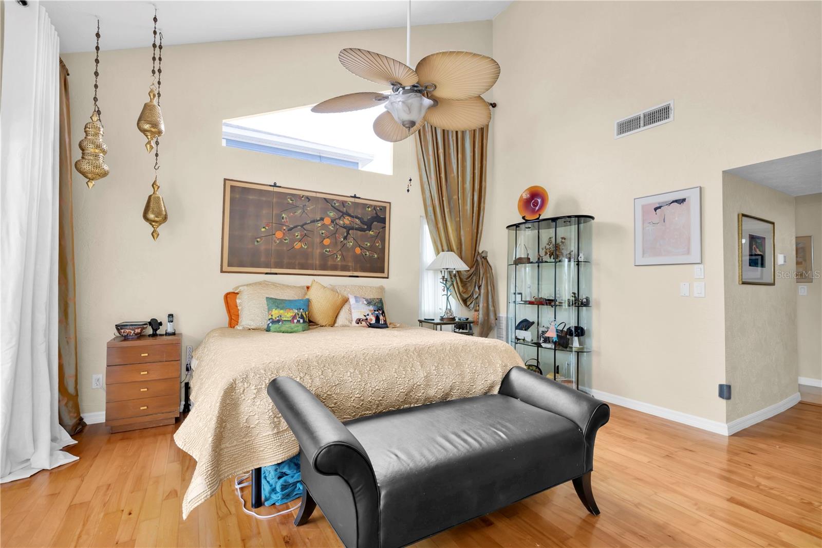 Image 23 of 69 For 633 Soundview Drive