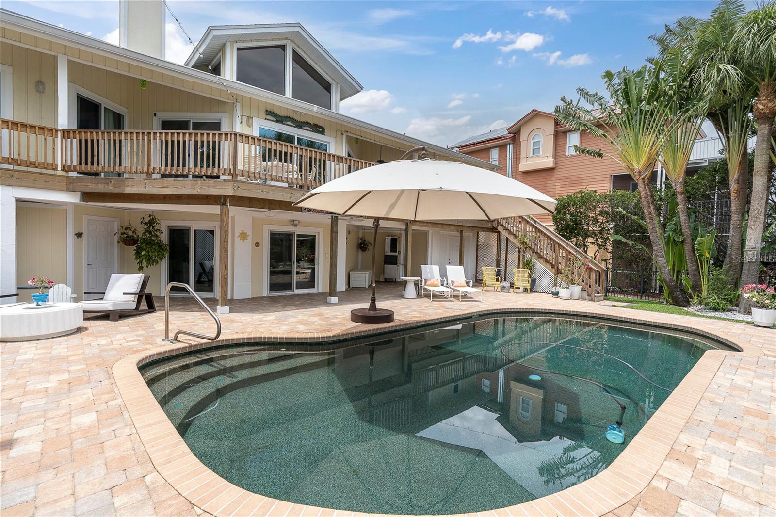 Image 4 of 69 For 633 Soundview Drive