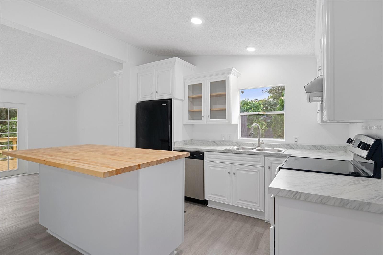 Image 10 of 32 For 7085 Toucan Trail