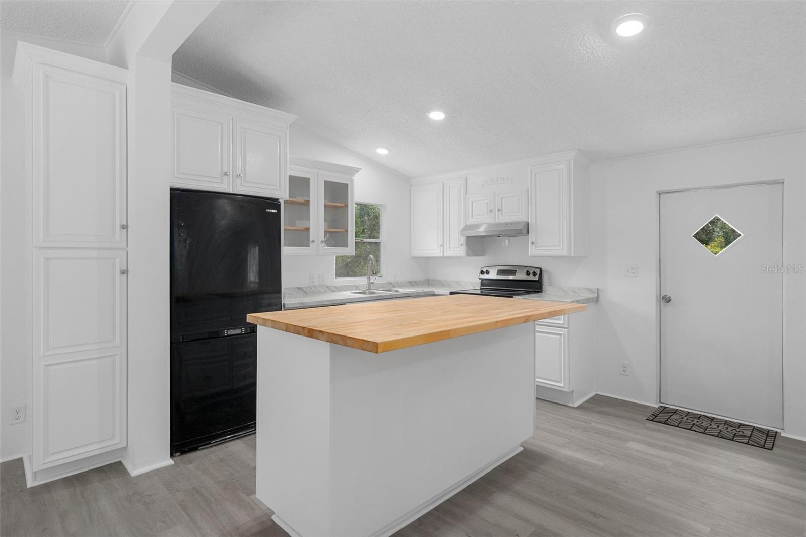 Image 11 of 32 For 7085 Toucan Trail