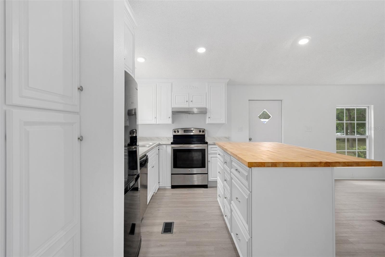 Image 12 of 32 For 7085 Toucan Trail