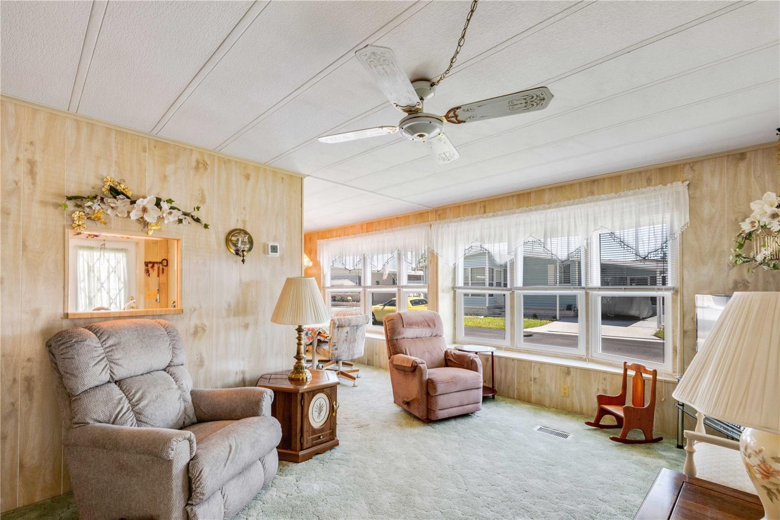 Image 12 of 39 For 37812 Valencia Avenue