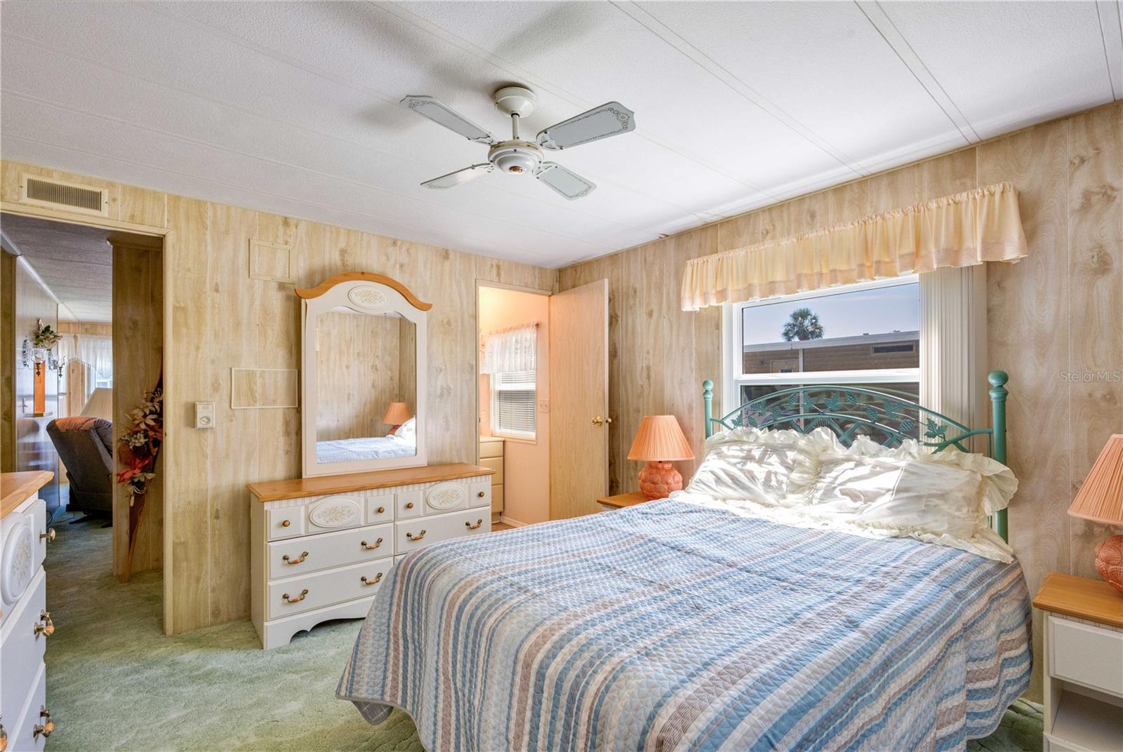 Image 17 of 39 For 37812 Valencia Avenue