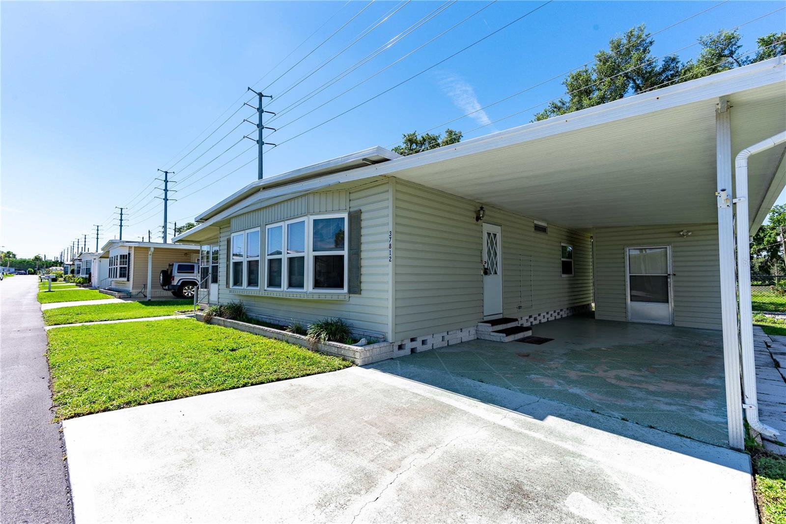 Image 4 of 39 For 37812 Valencia Avenue