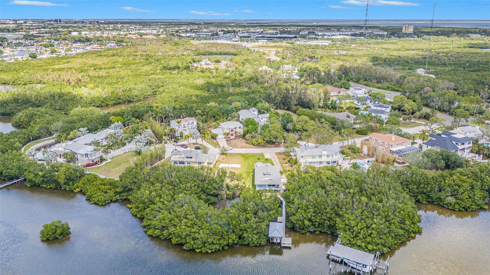 Image 11 of 18 For 734 Weedon Drive Ne