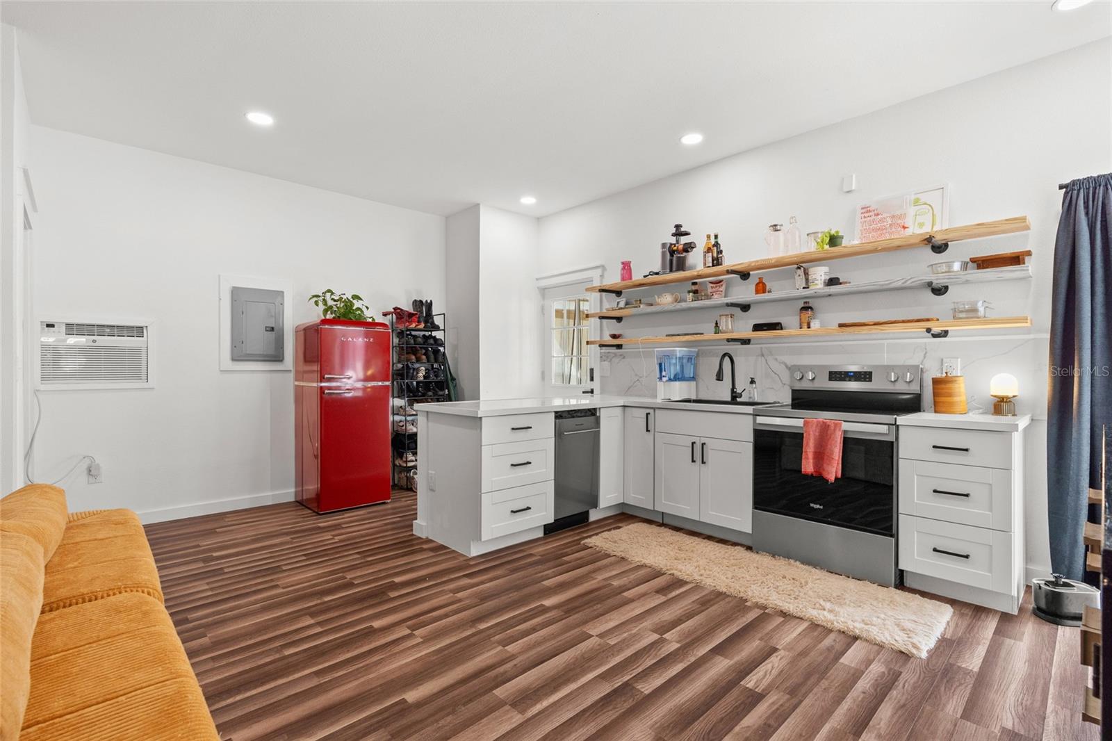 Image 14 of 22 For 775 39th Avenue Ne