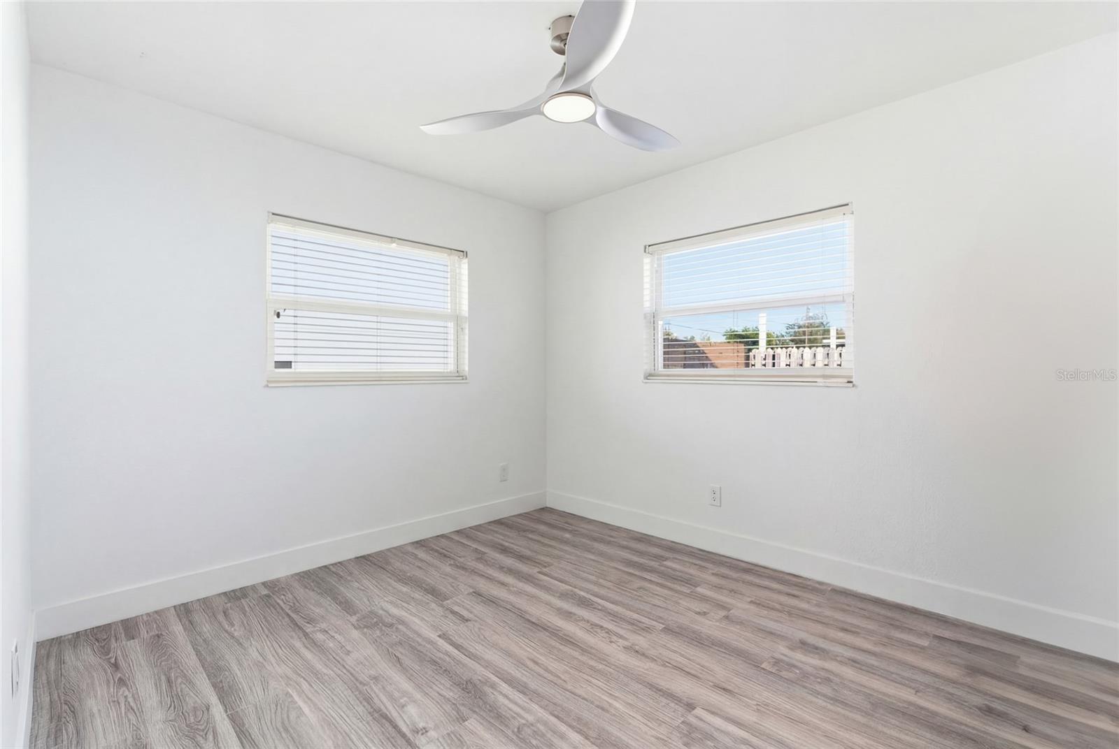 Image 9 of 22 For 775 39th Avenue Ne