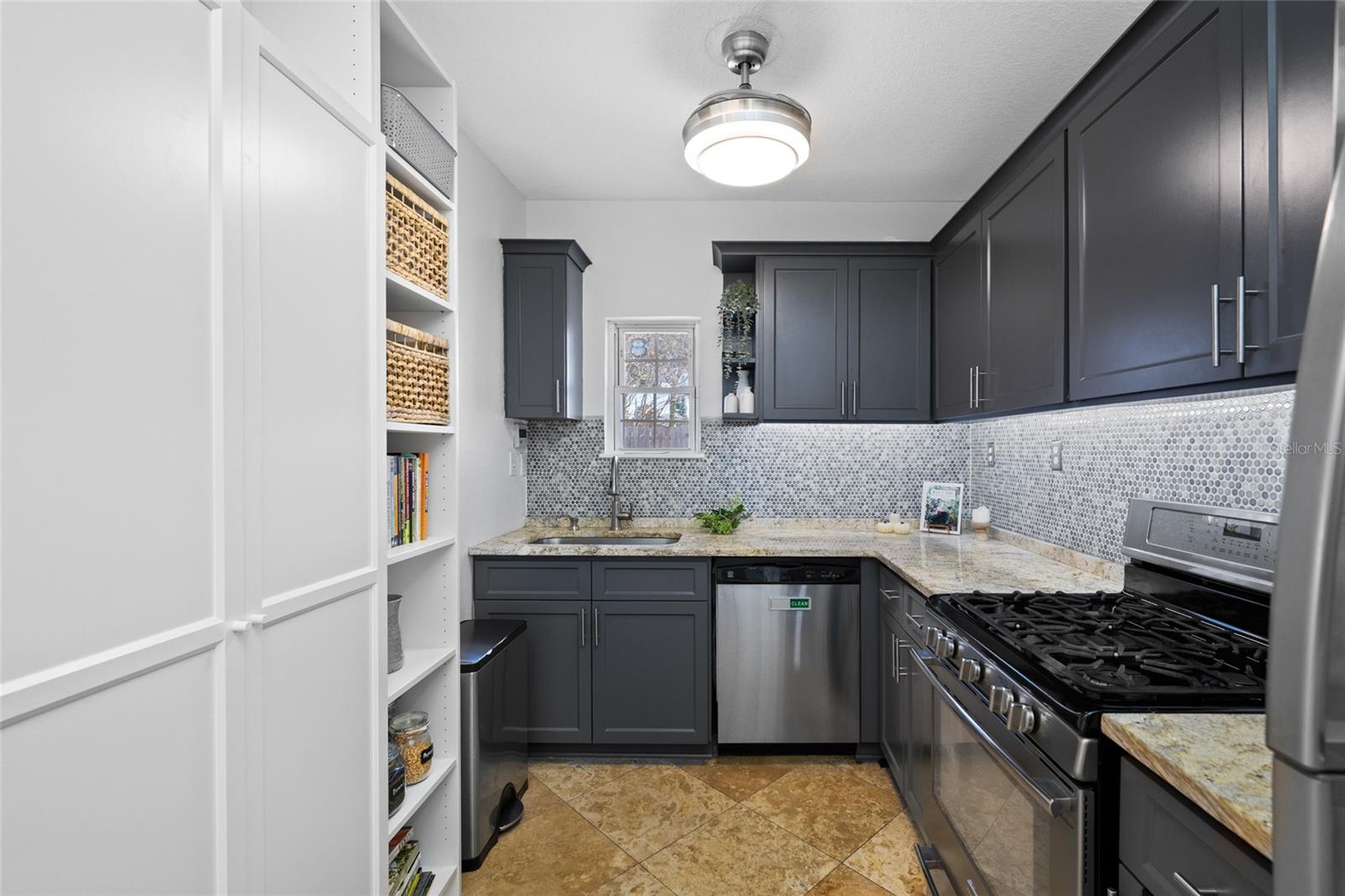 Image 26 of 67 For 1745 11th Avenue N