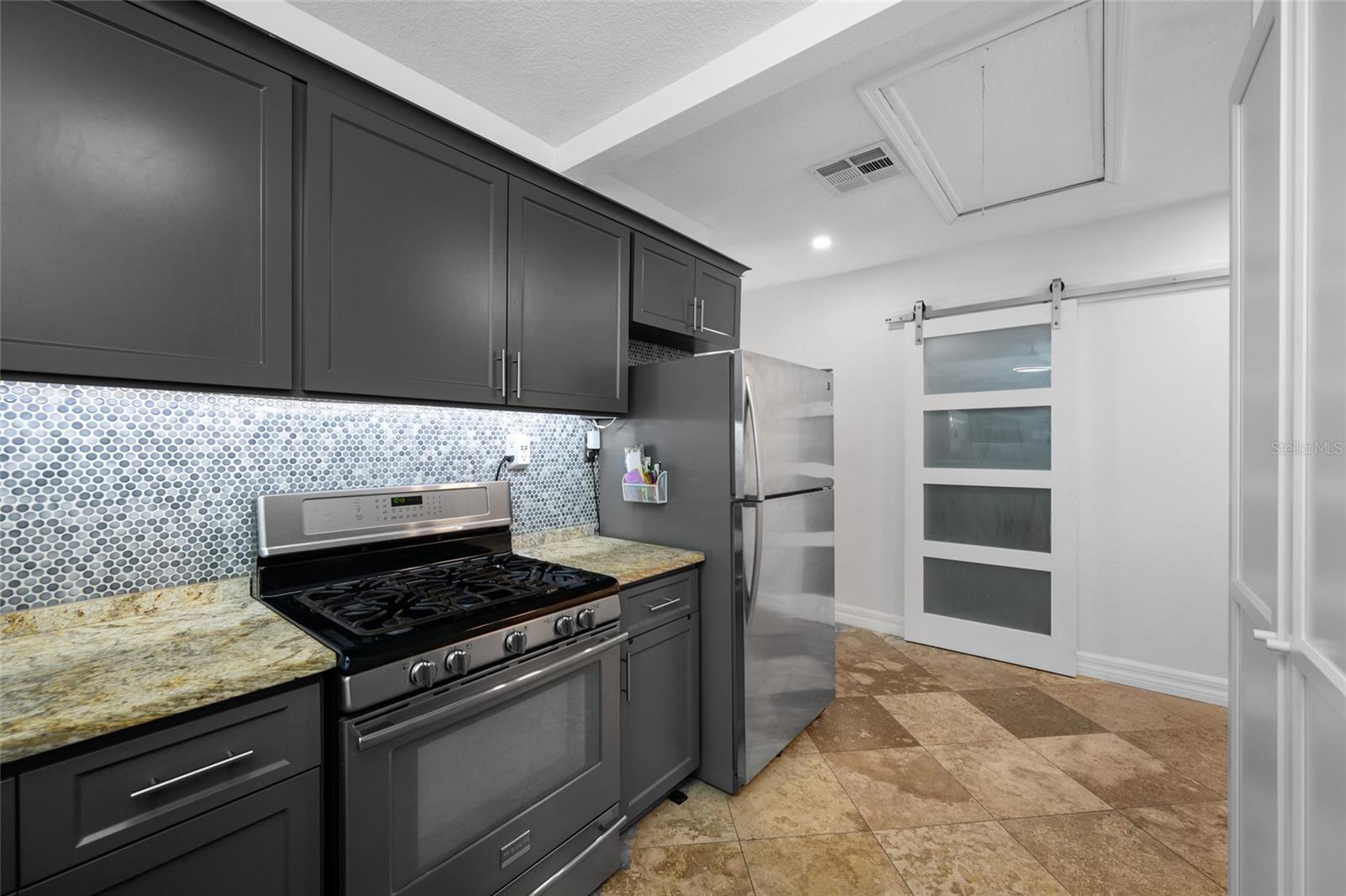 Image 27 of 67 For 1745 11th Avenue N