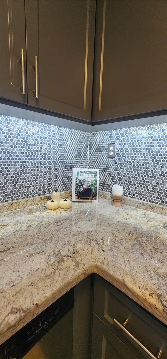 Image 28 of 67 For 1745 11th Avenue N