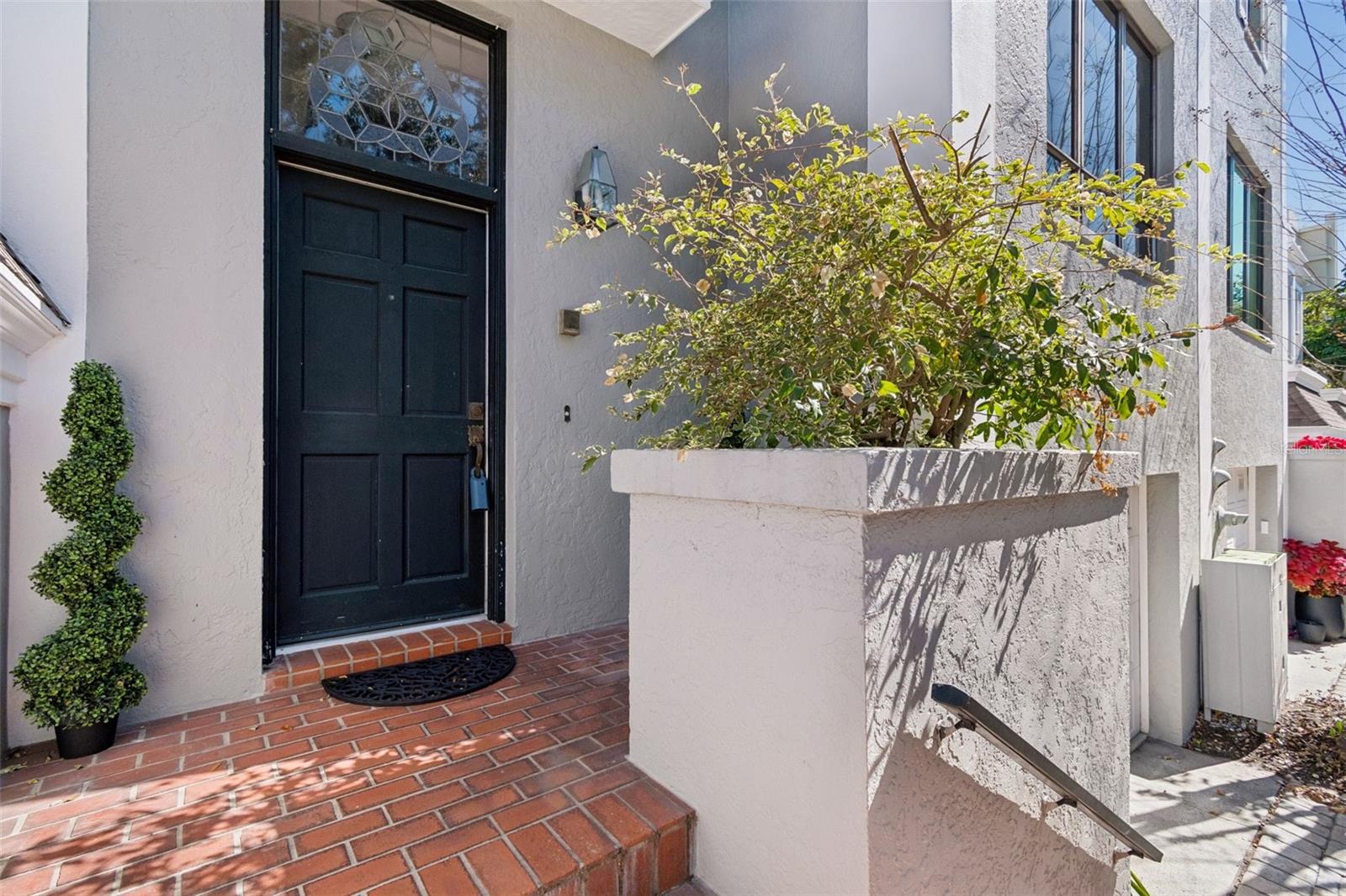 Image 11 of 51 For 5010 Bayshore Boulevard 9