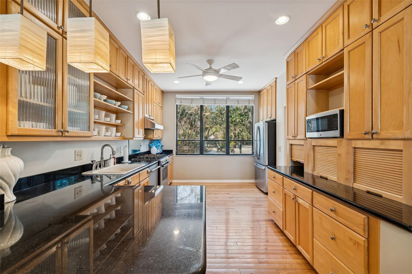 Image 26 of 51 For 5010 Bayshore Boulevard 9