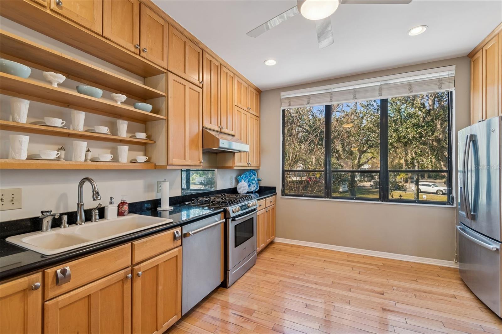 Image 28 of 51 For 5010 Bayshore Boulevard 9