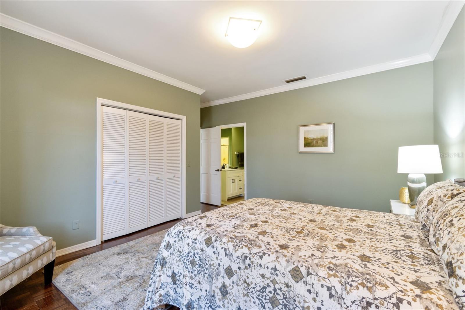 Image 39 of 51 For 5010 Bayshore Boulevard 9