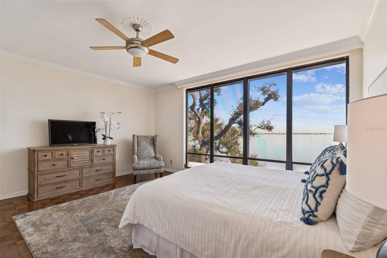 Image 4 of 51 For 5010 Bayshore Boulevard 9