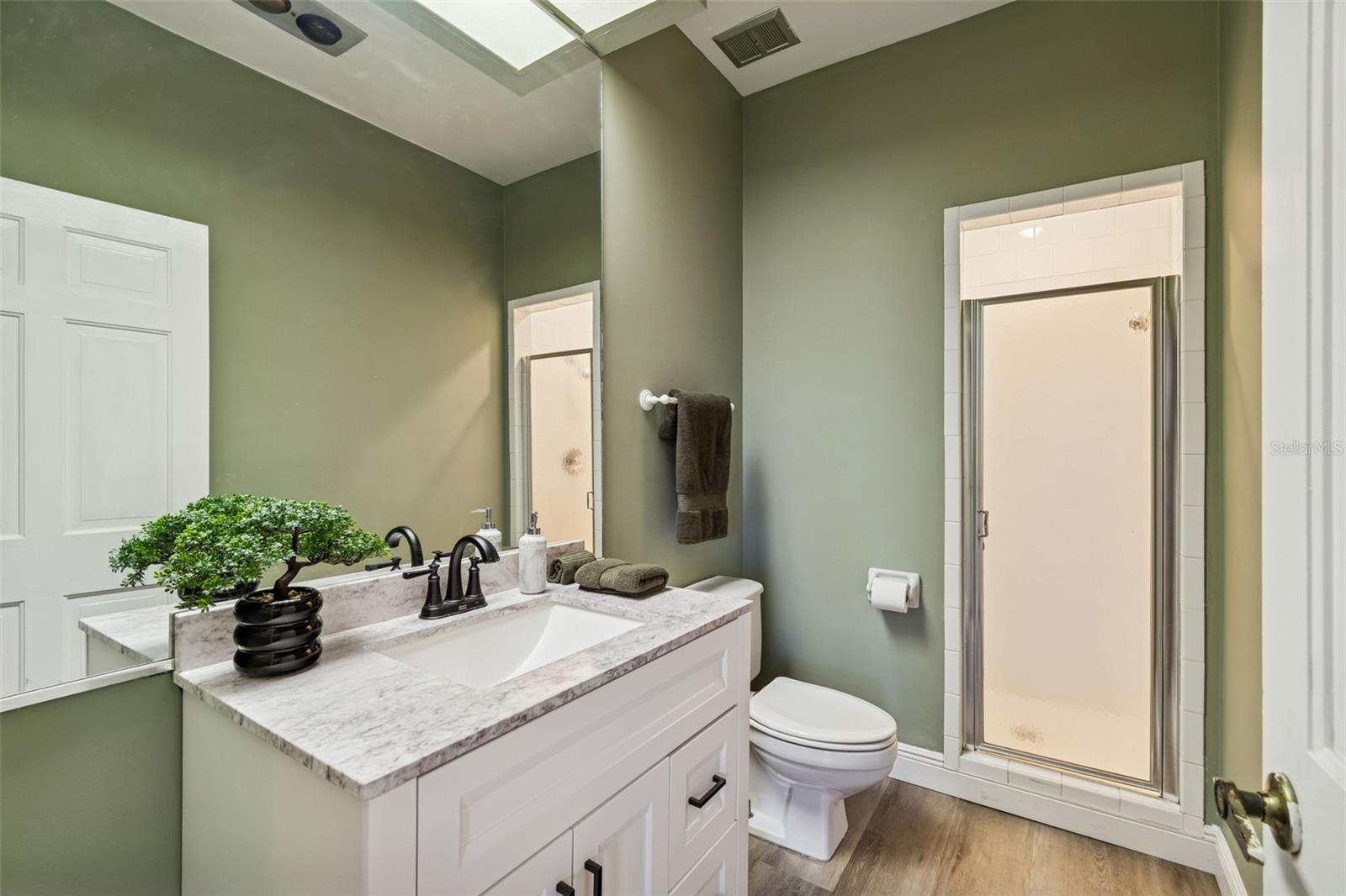 Image 40 of 51 For 5010 Bayshore Boulevard 9