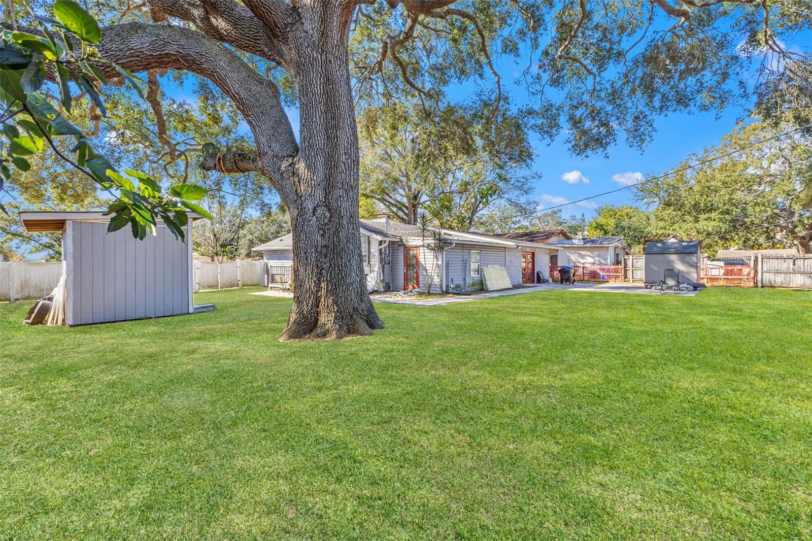 Image 4 of 22 For 1747 26th Avenue N