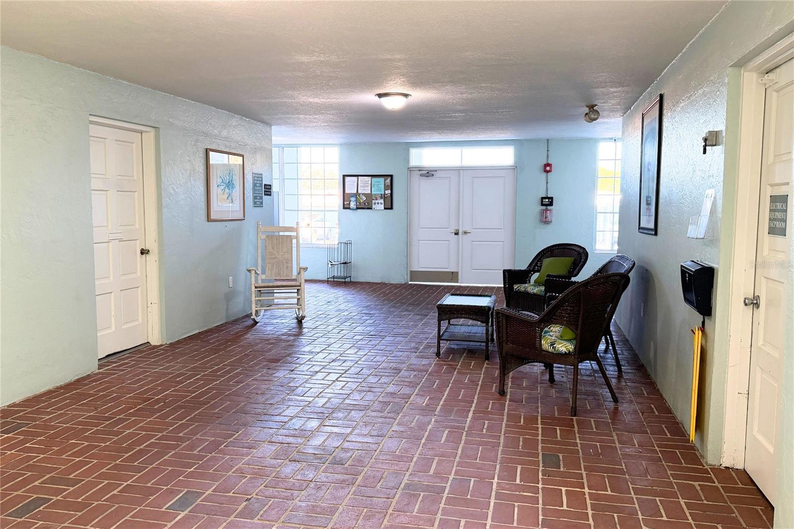 Image 21 of 24 For 701 Poinsettia Road 340