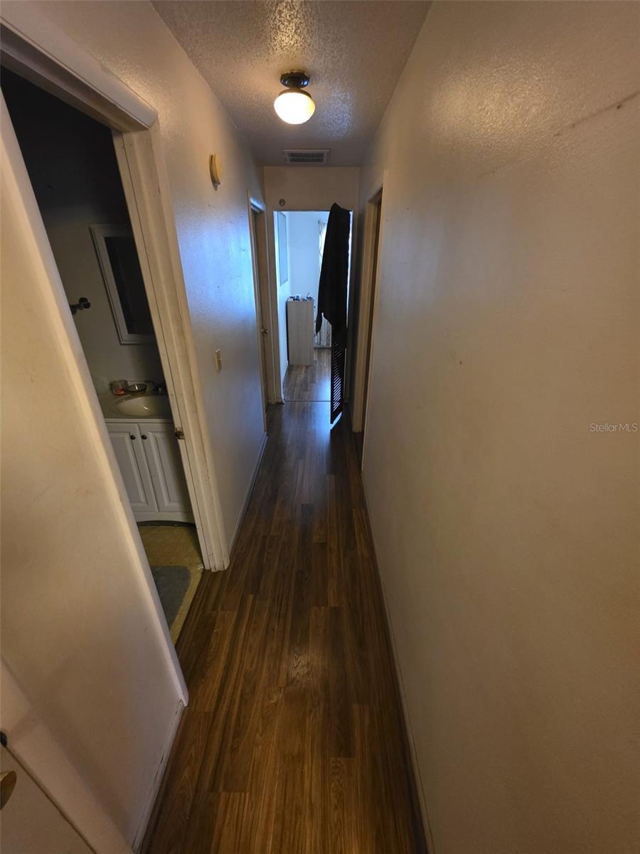 Image 10 of 19 For 2215 Emma Street