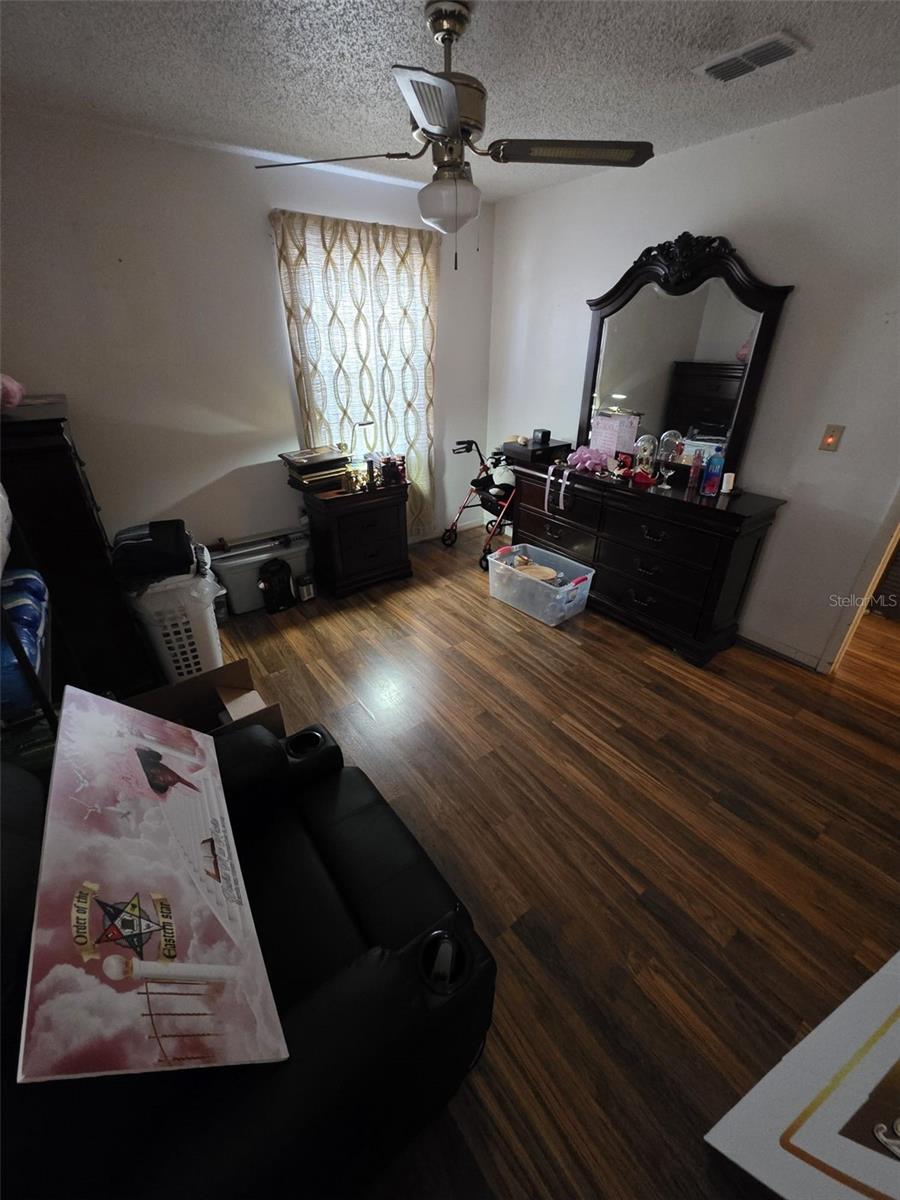 Image 12 of 19 For 2215 Emma Street