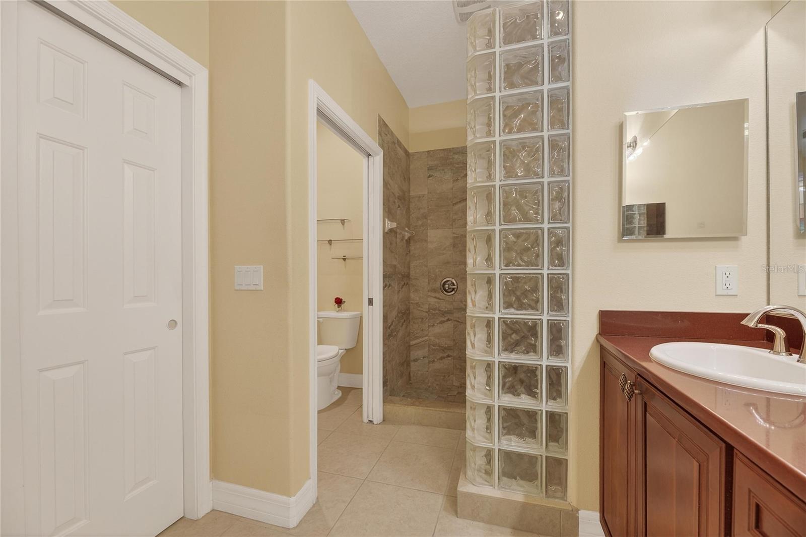 Image 16 of 49 For 1420 Emerald Dunes Drive