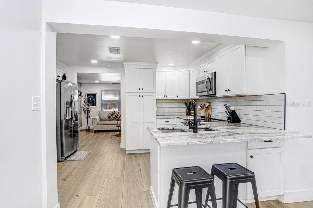 Listing photo id 9 for 1812 Crawford Street