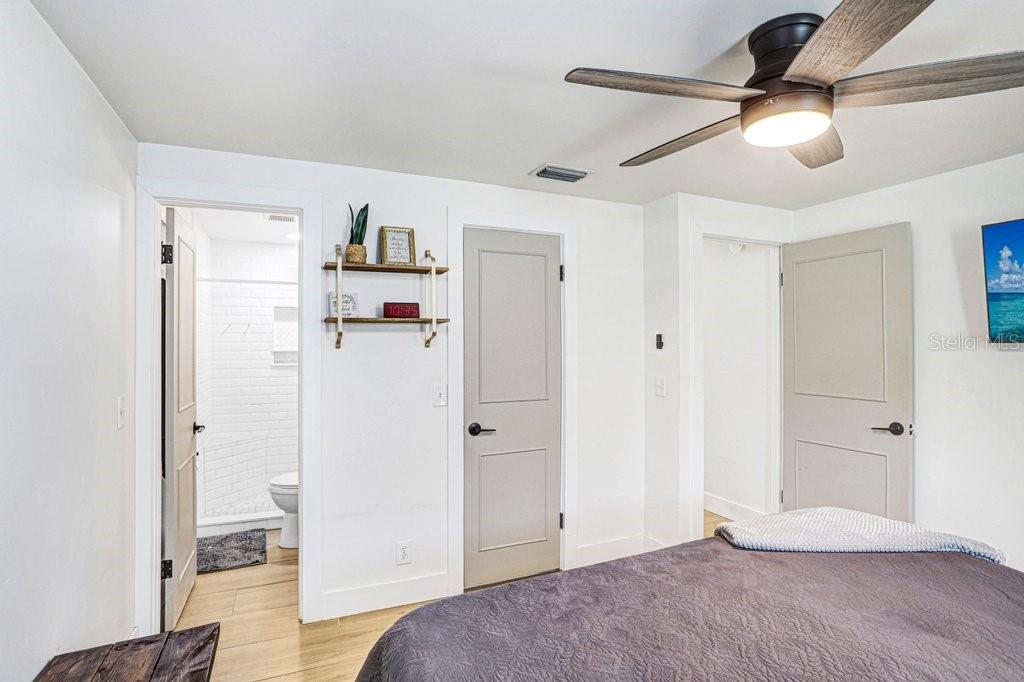 Listing photo id 17 for 1812 Crawford Street