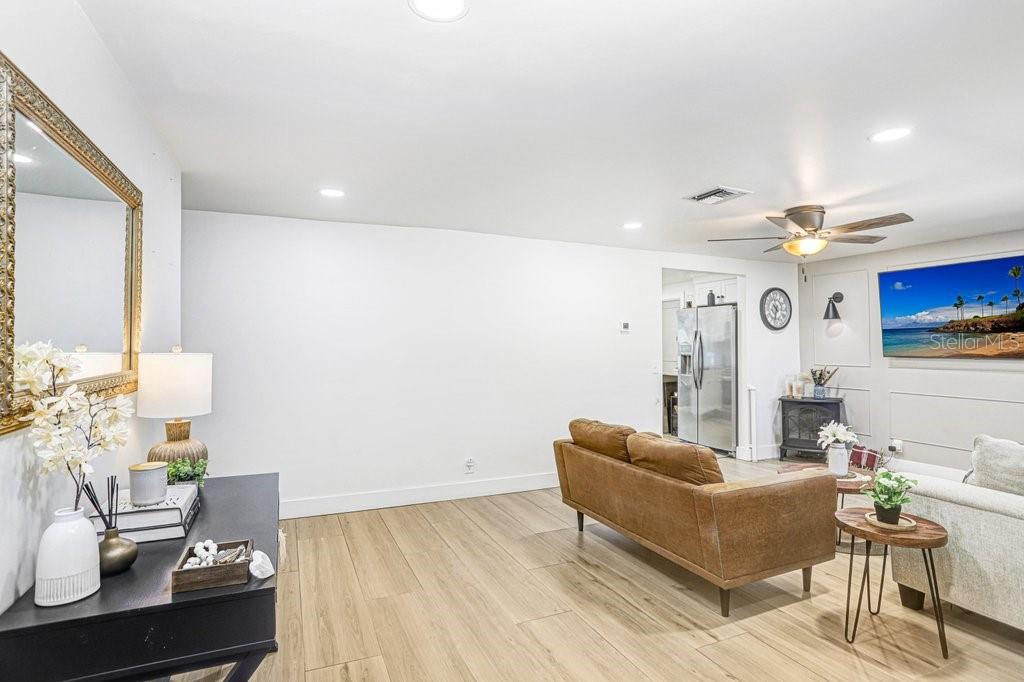 Listing photo id 3 for 1812 Crawford Street