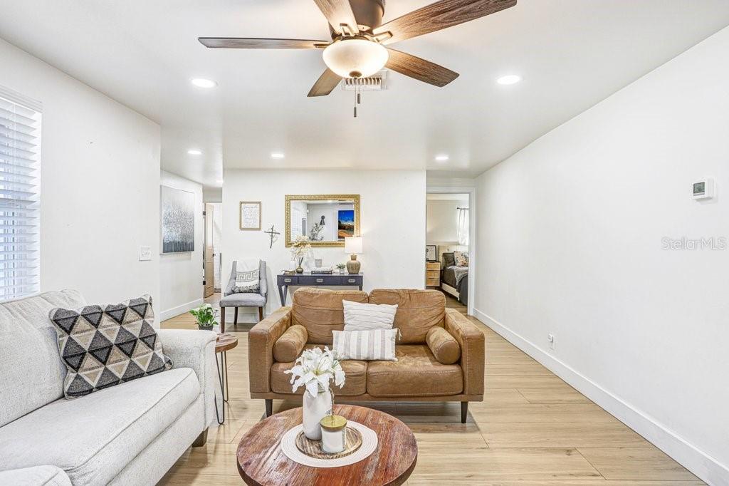 Listing photo id 7 for 1812 Crawford Street