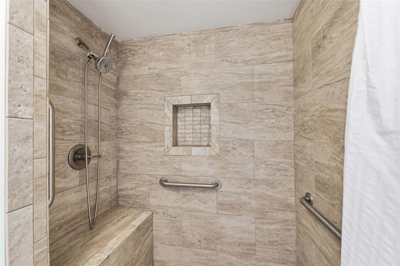 Image 21 of 38 For 2725 Fox Fire Court