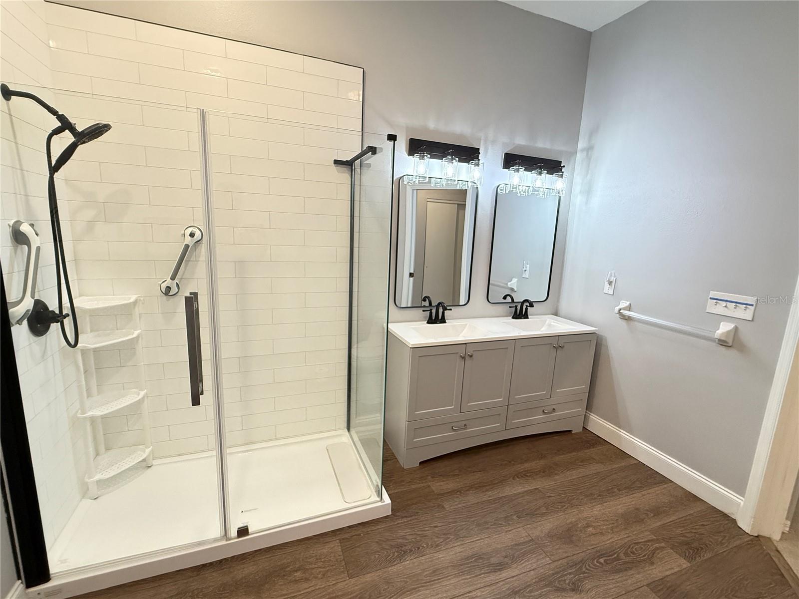 Image 28 of 59 For 2309 Mooney. Place